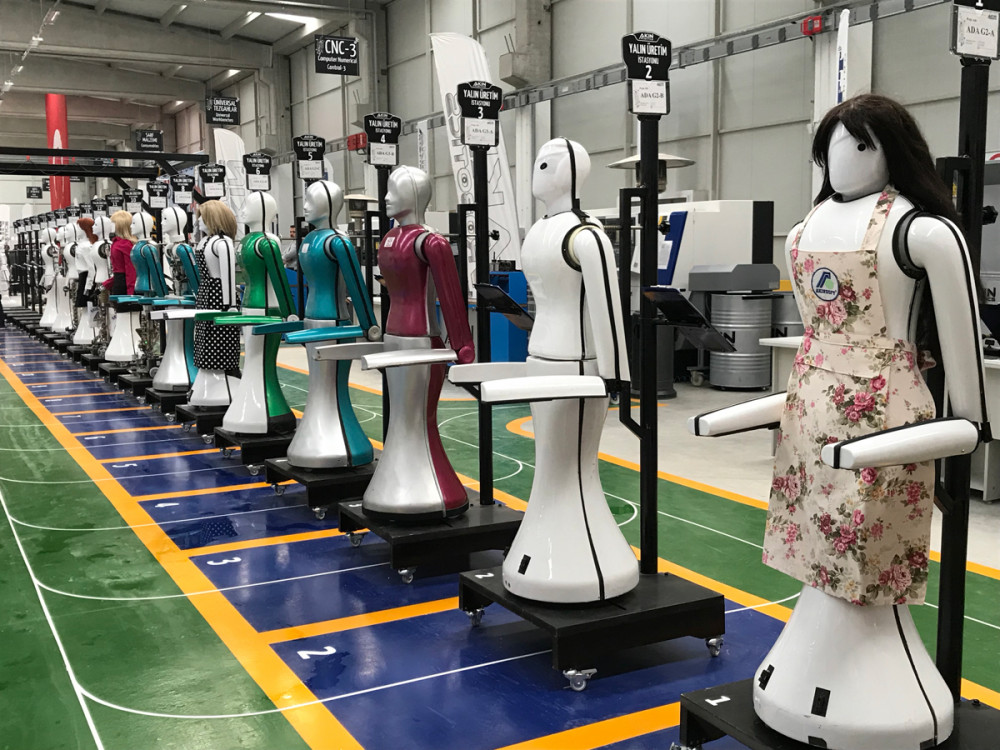  Türkiyenin ilk insansı robot fabrikası açıldı