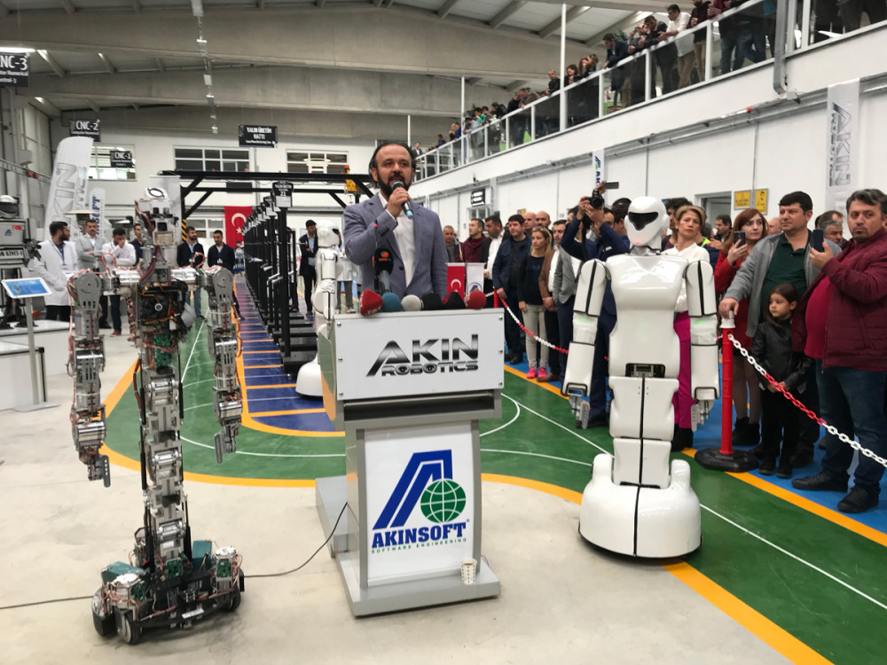  Türkiyenin ilk insansı robot fabrikası açıldı