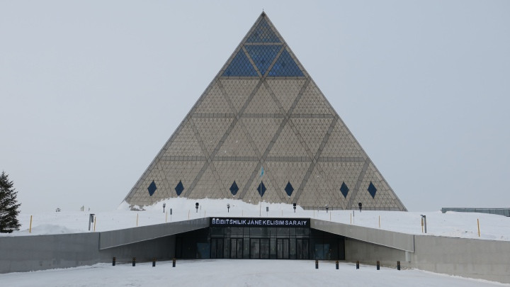 Kazakistan Piramidi: Barış ve Uyum Sarayı