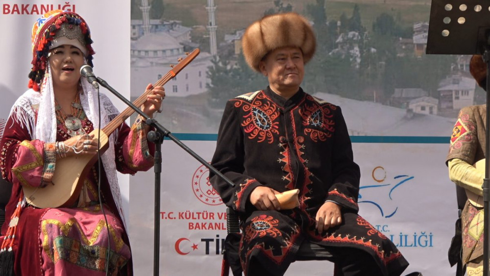 Kırgızların Vandaki kültür şenliğinden manzaralar