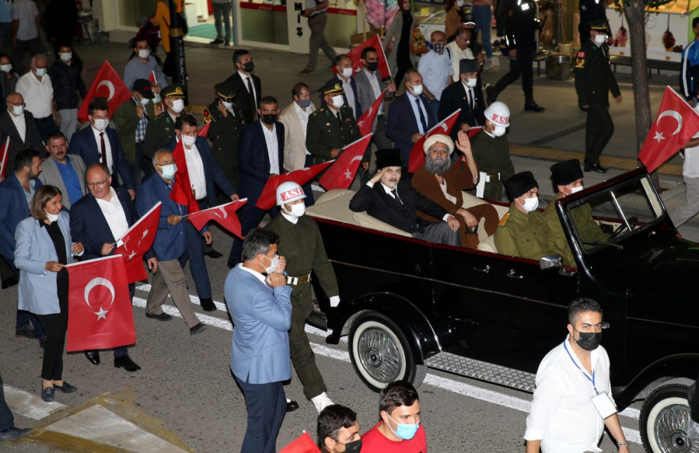 Sivas Kongresinin 102. yılında Atatürkün gelişi canlandırıldı