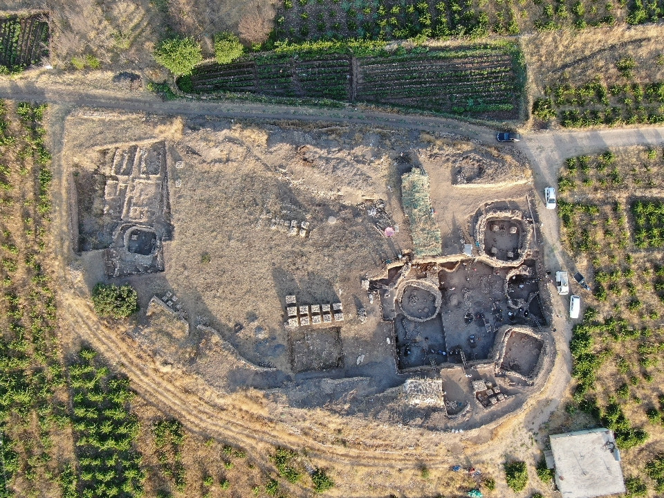 Diyarbakırda Urfadaki Göbeklitepe ile çağdaş 3 yapı bulundu