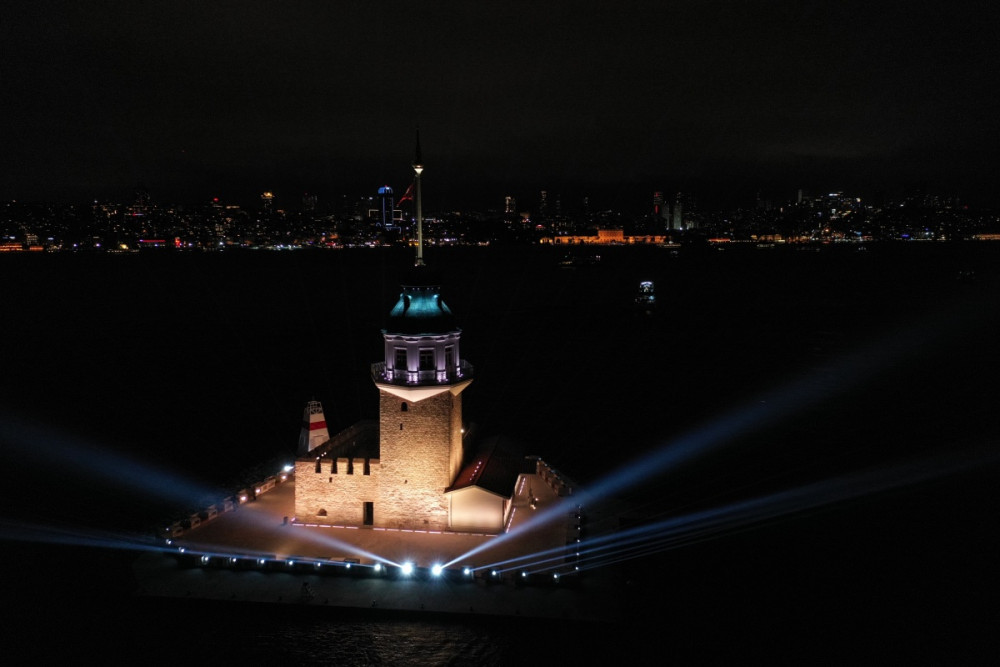 İstanbul Kız Kulesine yeniden kavuştu