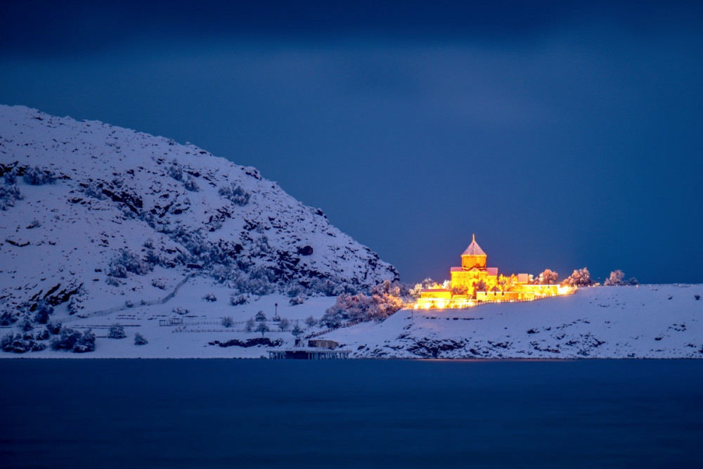 Vandaki Akdamar Adası kar altında bir başka güzel
