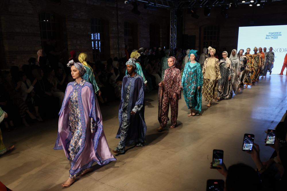 İstanbul Modest Fashion Week 2024te  25 marka podyuma çıktı