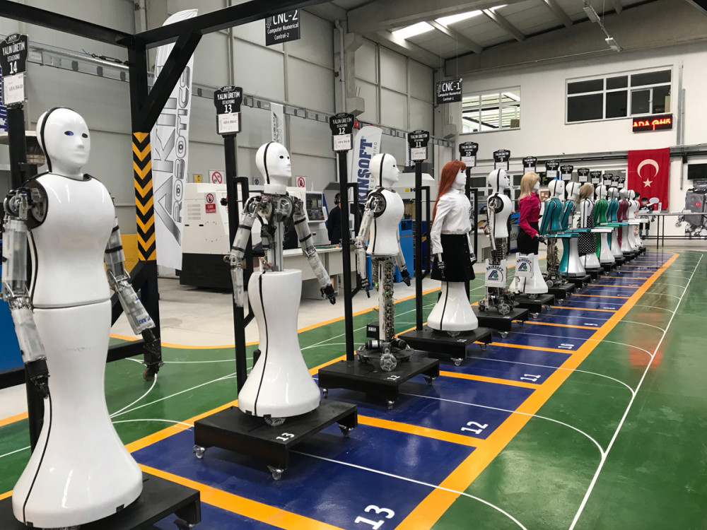  Türkiyenin ilk insansı robot fabrikası açıldı