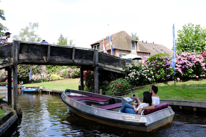 Hollandanın Venediki: Giethoorn köyü