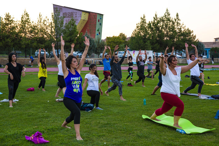  Diyarbakırda açık havada yoga