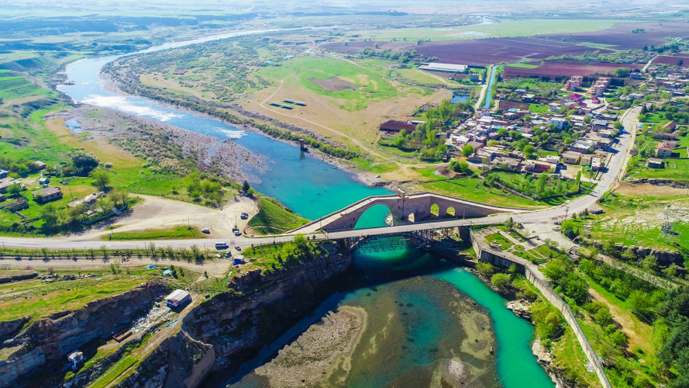 Malabadi dünyanın en uzun taş kemerli köprüsü