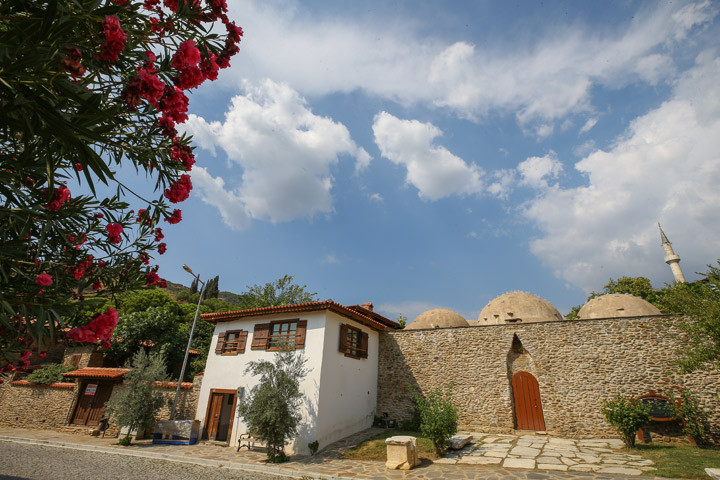 Mimari dokusunu 700 yıldır koruyan kent: Birgi