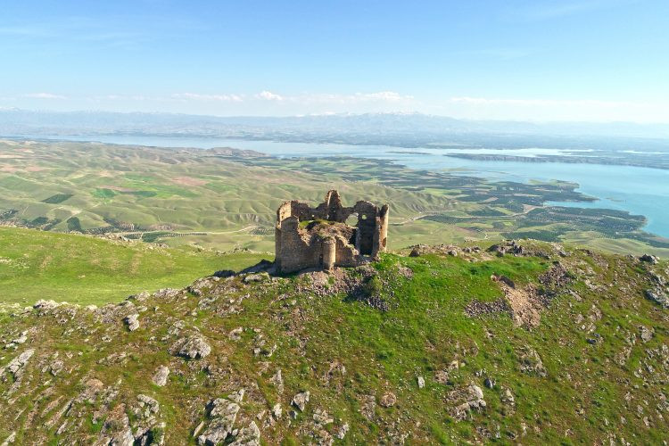 Gizemli Mar Ahron Manastırı