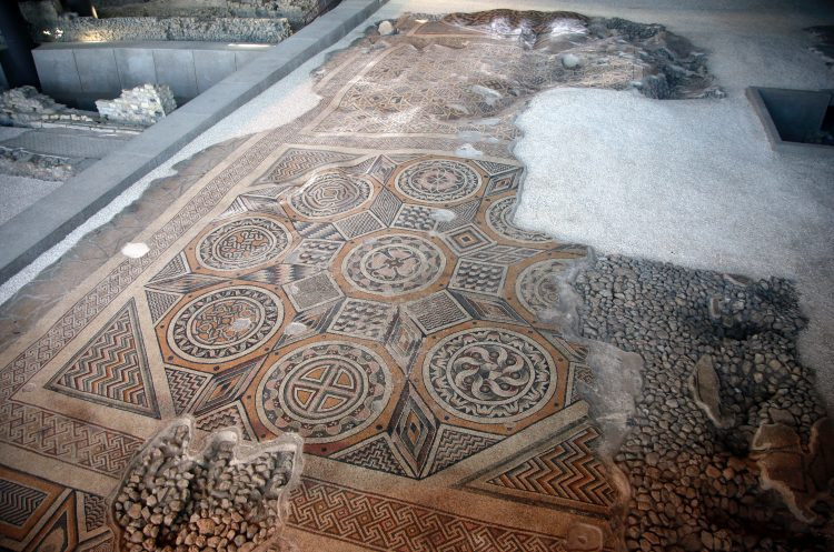 İşte dünyanın en büyük tek parça taban mozaiği