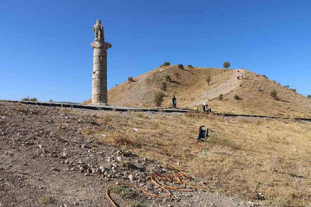 Adıyamanda Kommagene Kraliçesi İsasın mezarı bulundu