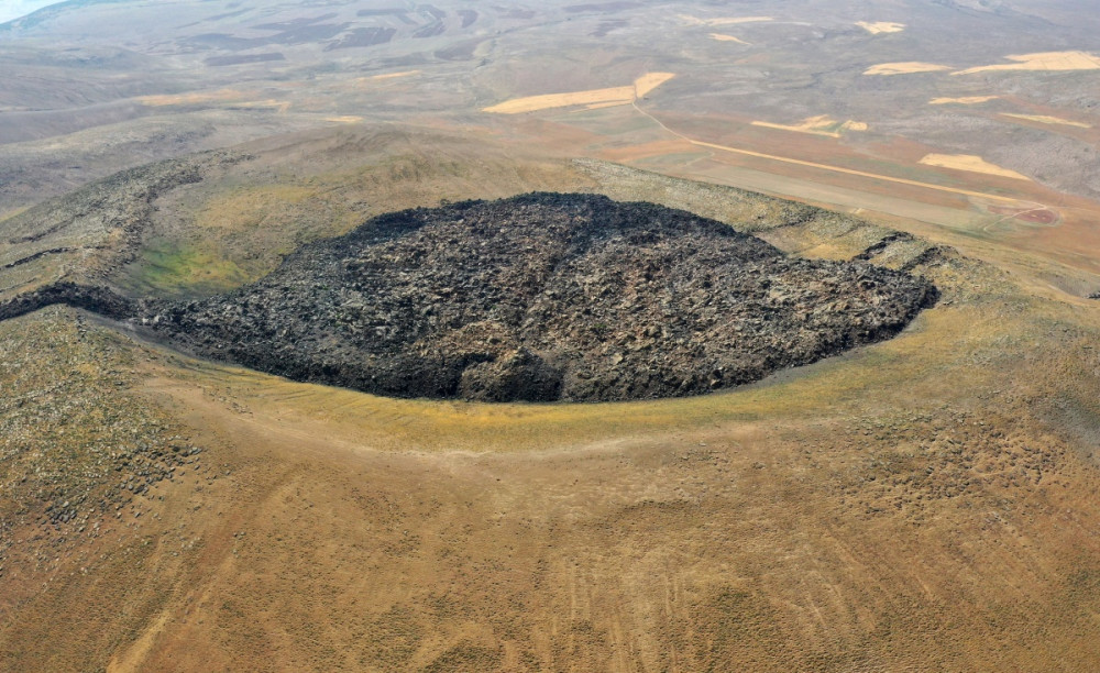 Nemrut - Süphan Jeoparkı lav izleri ve muhteşem göl manzaraları