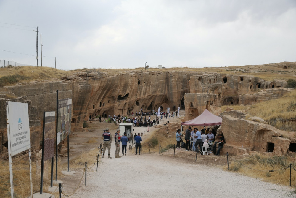 Taşla Dokunmuş, Sevgiyle Yoğrulmuş Mardin defilesi