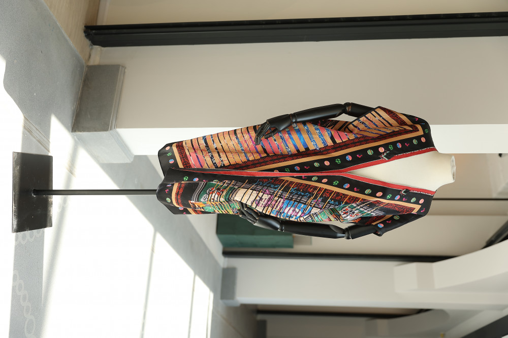 Arzu Kaprol ve Mercan Dede imzalı giyilebilir sanat eserleri