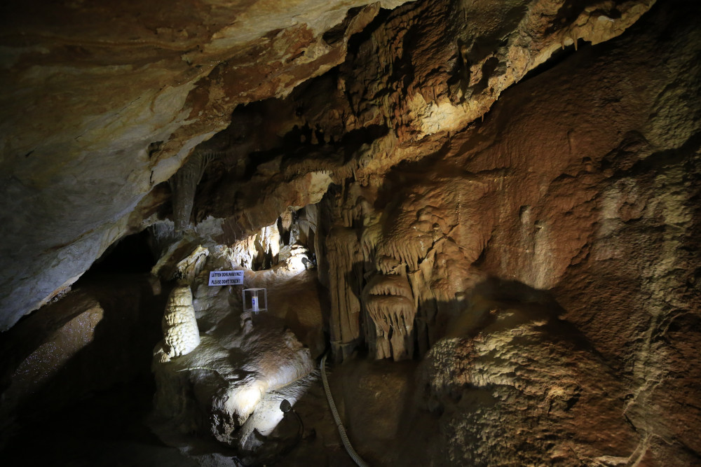 Zeytintaşı Mağarası makarna sarkıtları ile yoğun ilgi görüyor