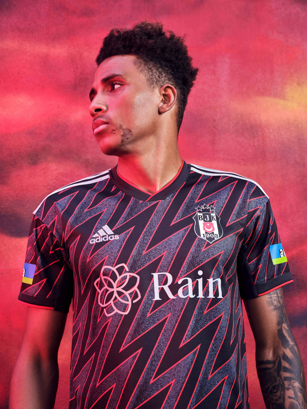 Beşiktaşın 120. yıl formaları belli oldu