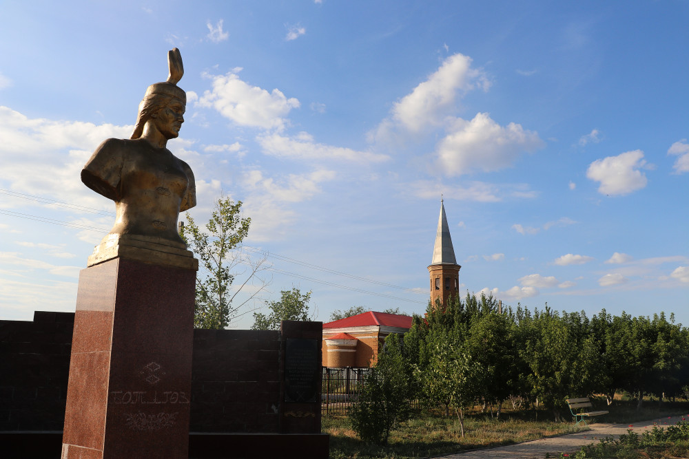 At sütü sayesinde yüzyıllardır parıldayan cami