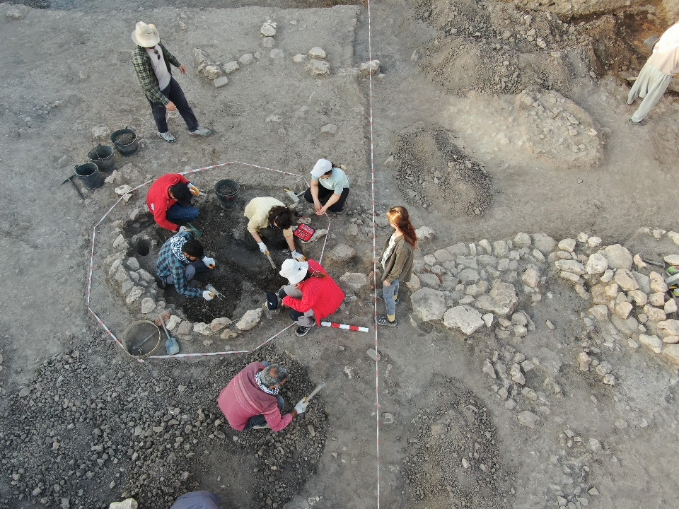 Diyarbakırda Urfadaki Göbeklitepe ile çağdaş 3 yapı bulundu