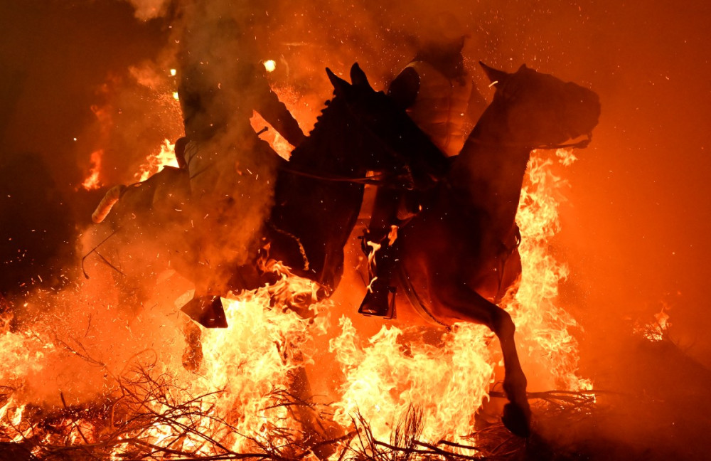 Ateşin ve kutsanan atların nefes kestiği anlar