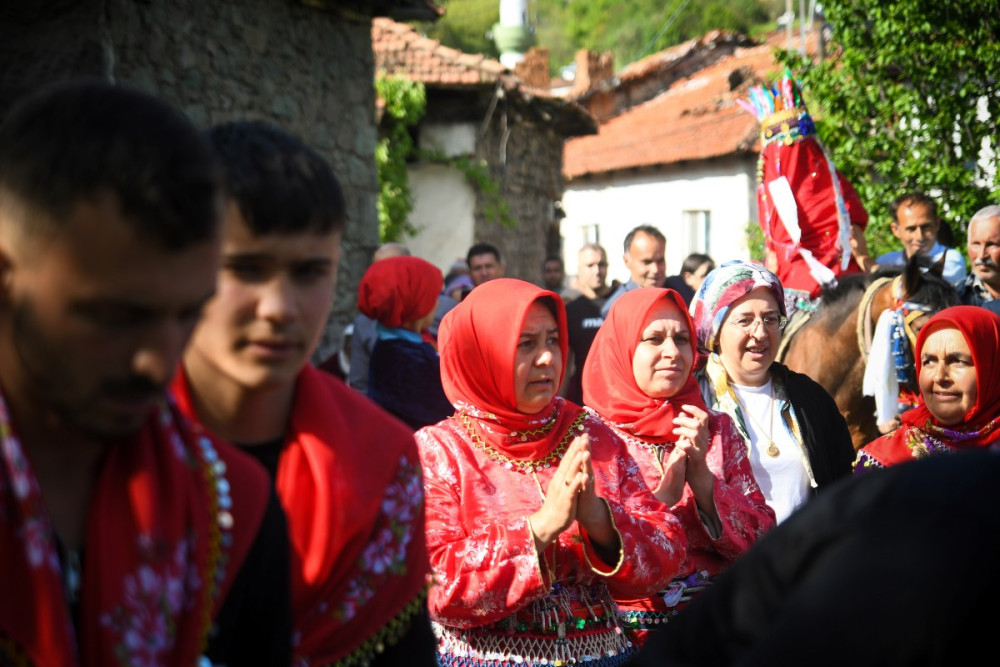 Sındırgının Allı Gelinleri asırlık geleneği yaşatıyor